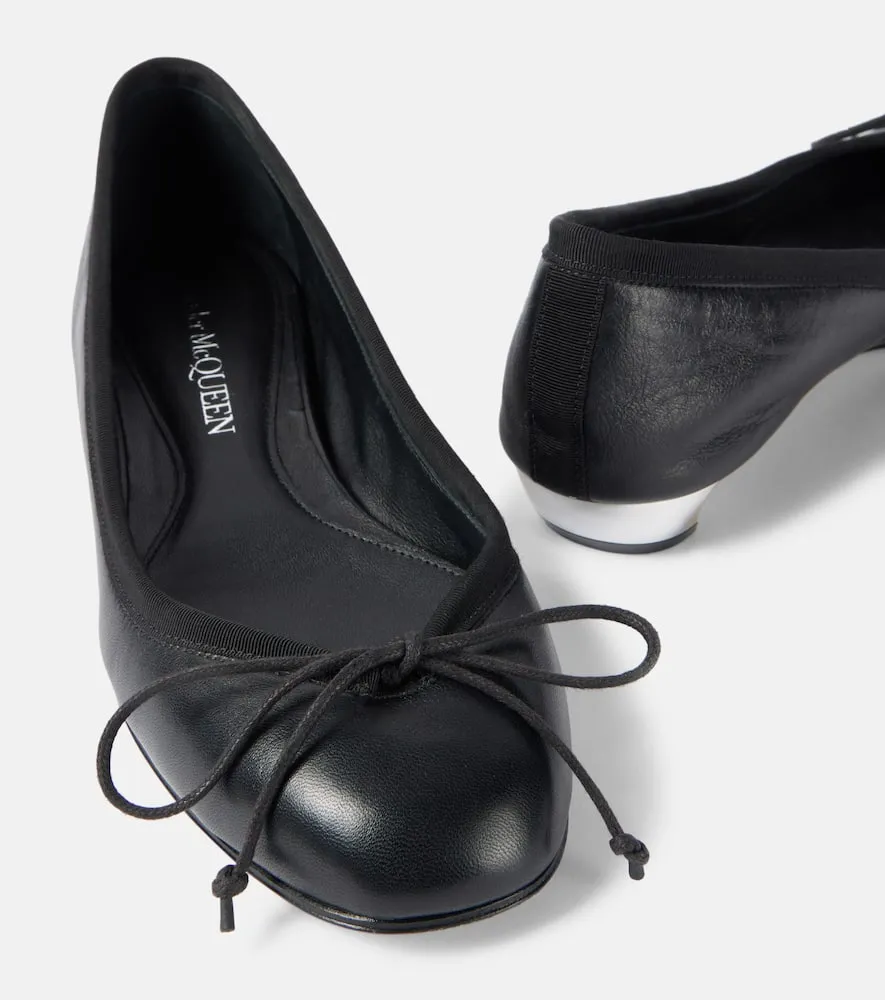 Alexander McQueen Armadillo bow-detail leather pumps