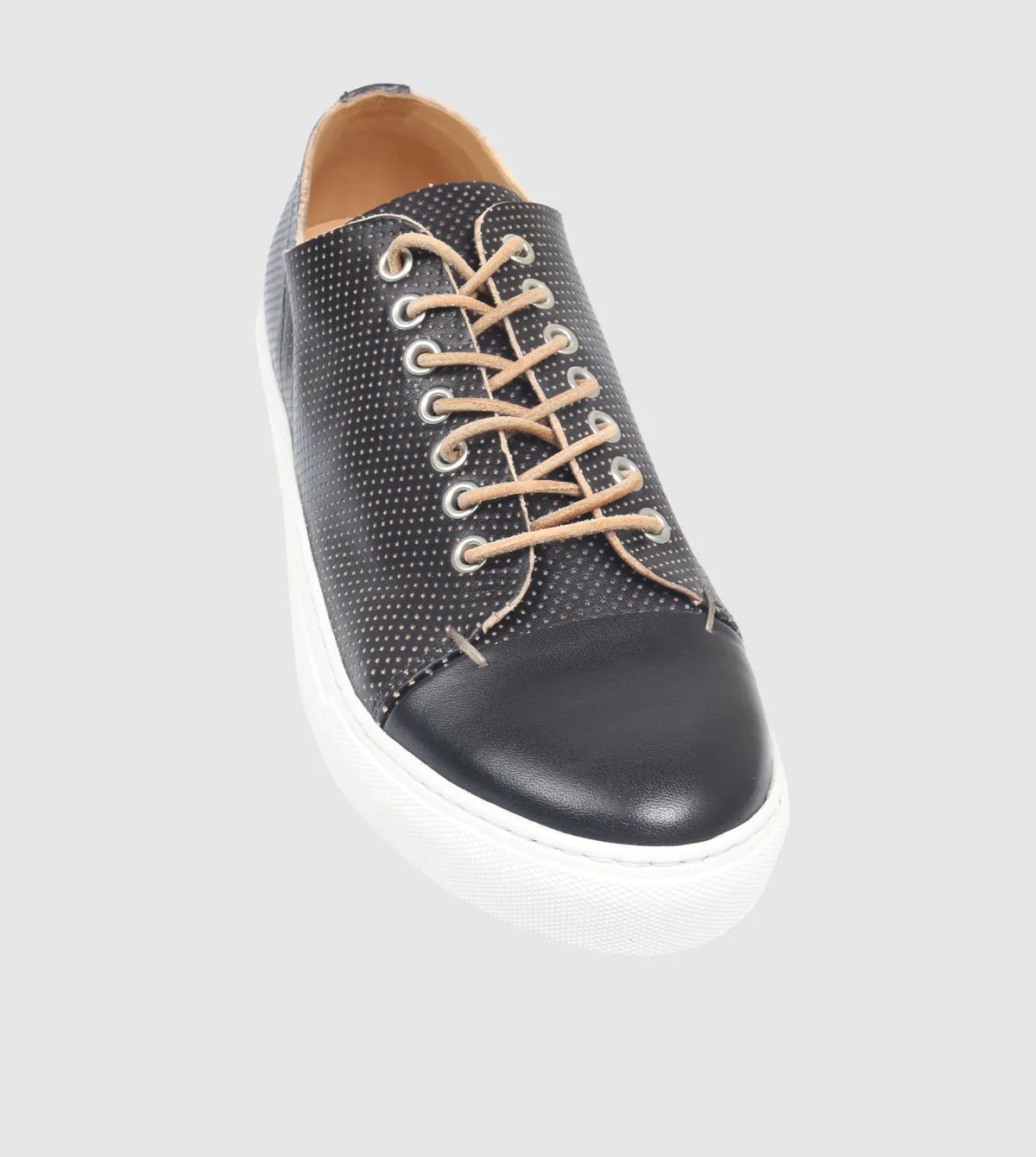Eagan Low Top sneakers by Brando