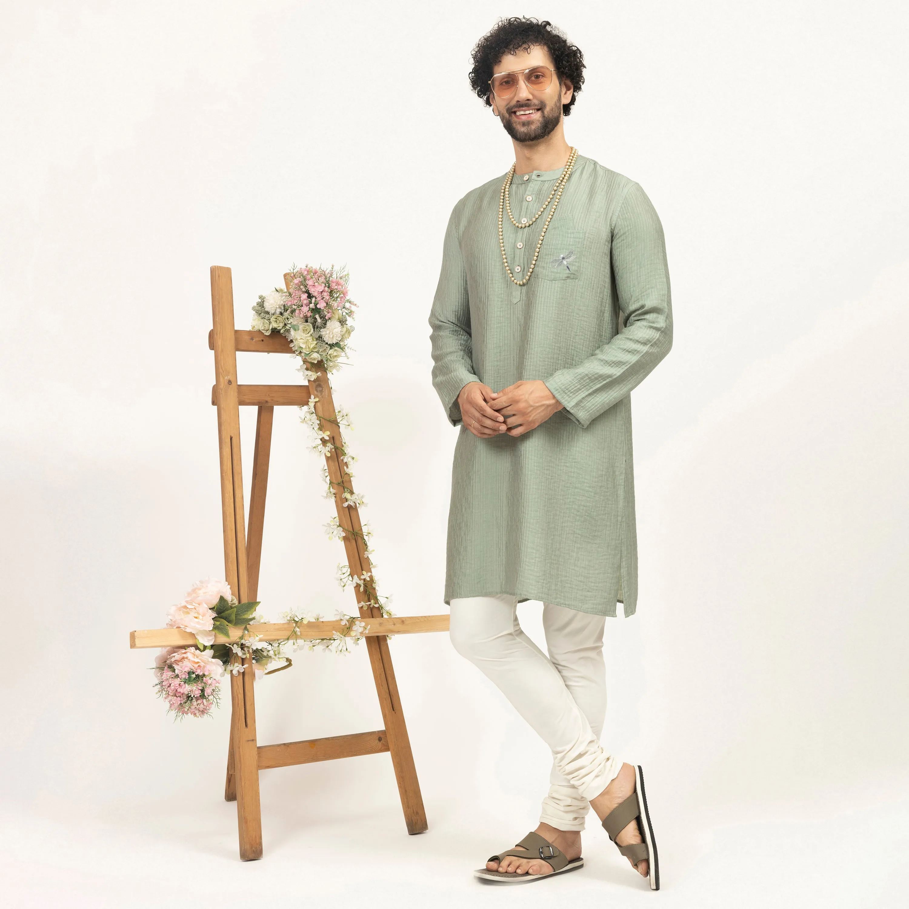 Green Double Gauze Kurta With Dragonfly Embroidery