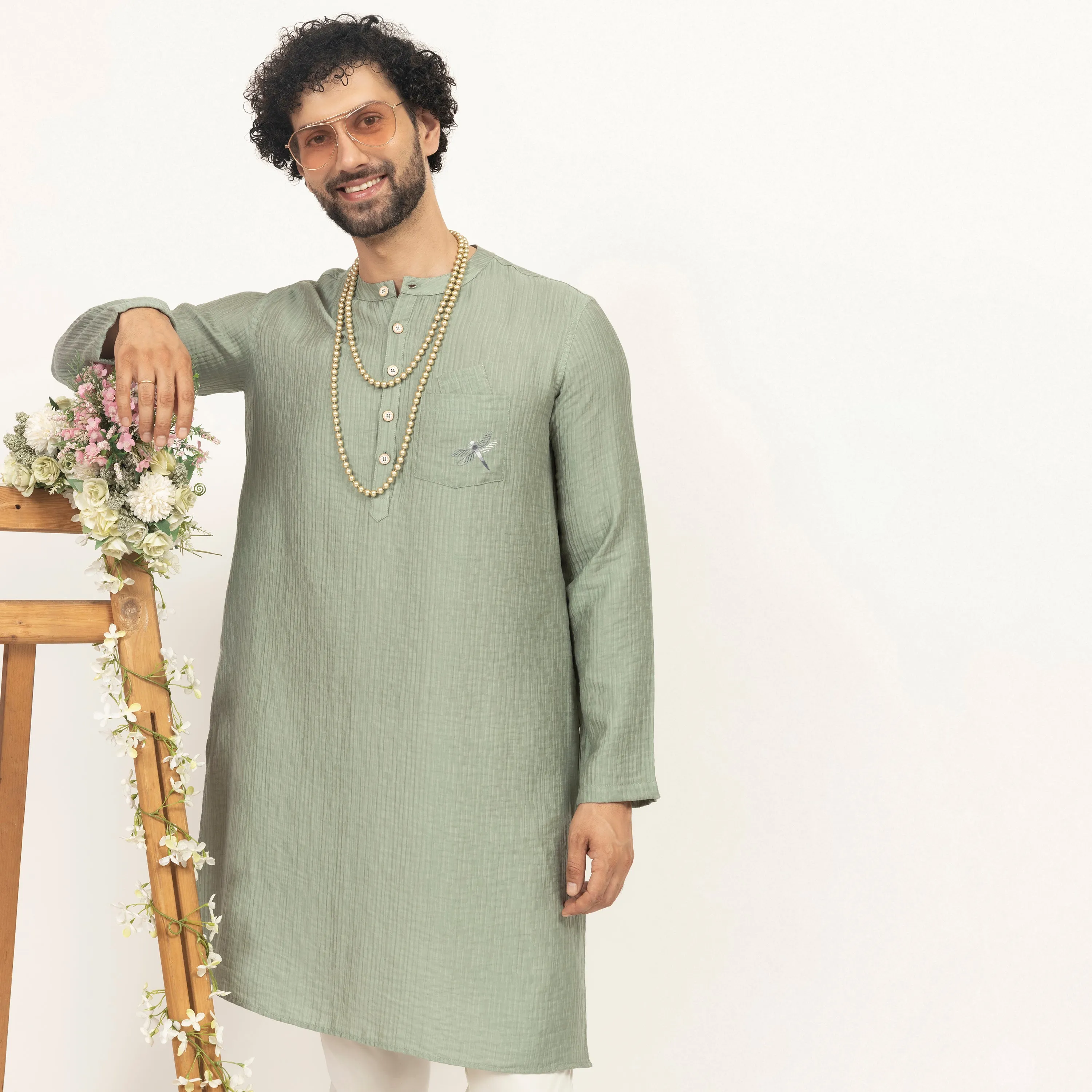Green Double Gauze Kurta With Dragonfly Embroidery
