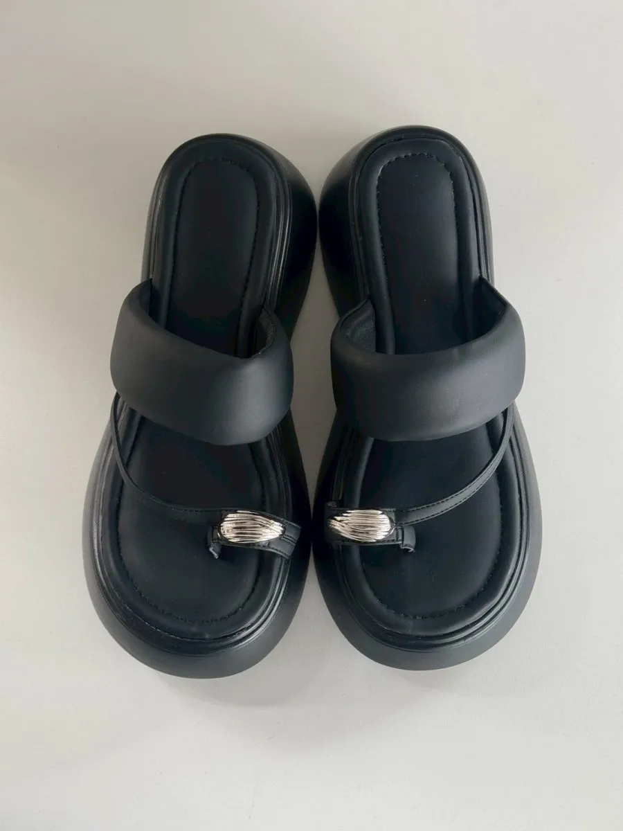 metal  motif thong sandals/2color