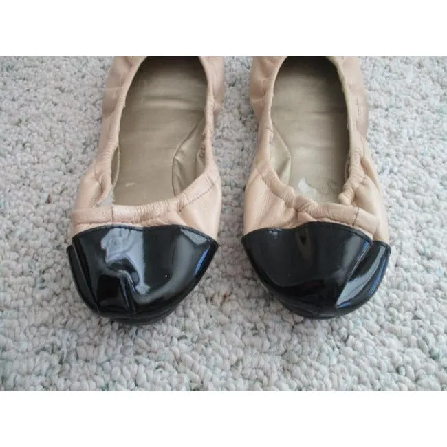 Tahari Cream And Black Patent Gibson Ballet Flats Size Us